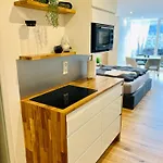 See-apartment Aura Am Fusse Der Gerlitzen Alpe Und Ufer Des Ossiacher Sees - Mit Privatem Seezugang & Hallenbad Daire