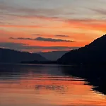 See-apartment Aura Am Fusse Der Gerlitzen Alpe Und Ufer Des Ossiacher Sees - Mit Privatem Seezugang & Hallenbad