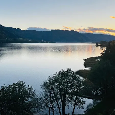 See-apartment Aura Am Fusse Der Gerlitzen Alpe Und Ufer Des Ossiacher Sees - Mit Privatem Seezugang & Hallenbad