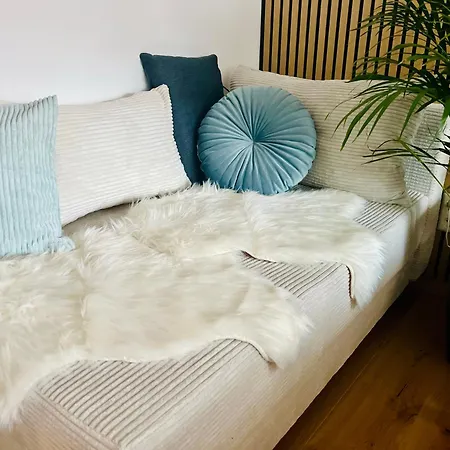 See-apartment Aura Am Fusse Der Gerlitzen Alpe Und Ufer Des Ossiacher Sees - Mit Privatem Seezugang & Hallenbad *