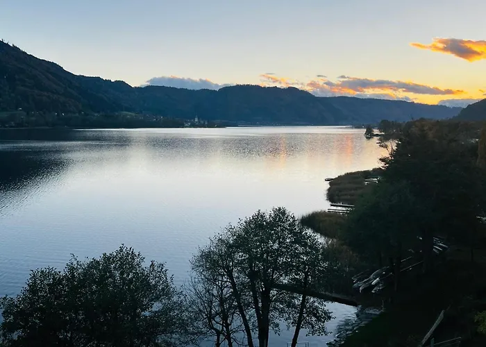 See-apartment Aura Am Fusse Der Gerlitzen Alpe Und Ufer Des Ossiacher Sees - Mit Privatem Seezugang & Hallenbad